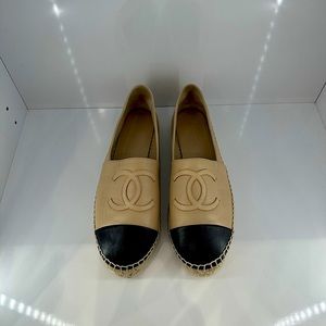 CHANEL espadrilles lamb, skin, black, and beige 39